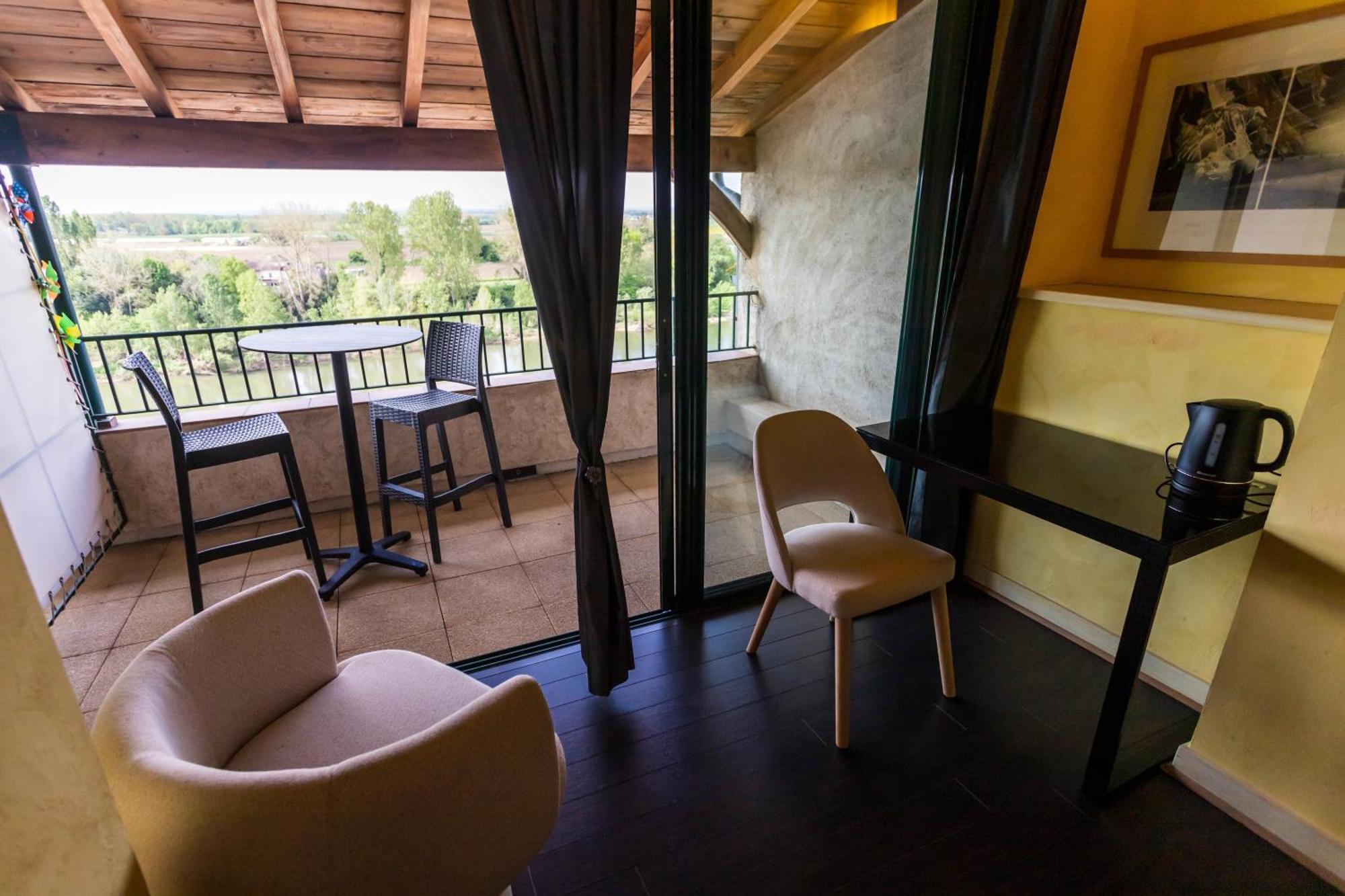 Hotel Restaurant Cote Garonne Le Balcon Des Dames - Tonneins Fauillet Marmande - Vue Panoramique Bord De Garonne Chambres Climatisees Exterior photo
